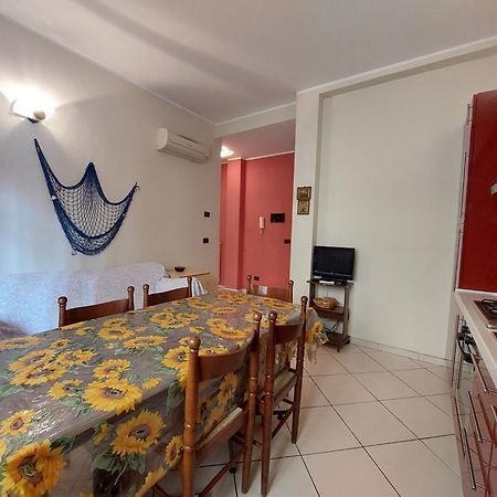 Appartamento [50 metri dal mare] - Free parking e A/C Pietra Ligure Esterno foto