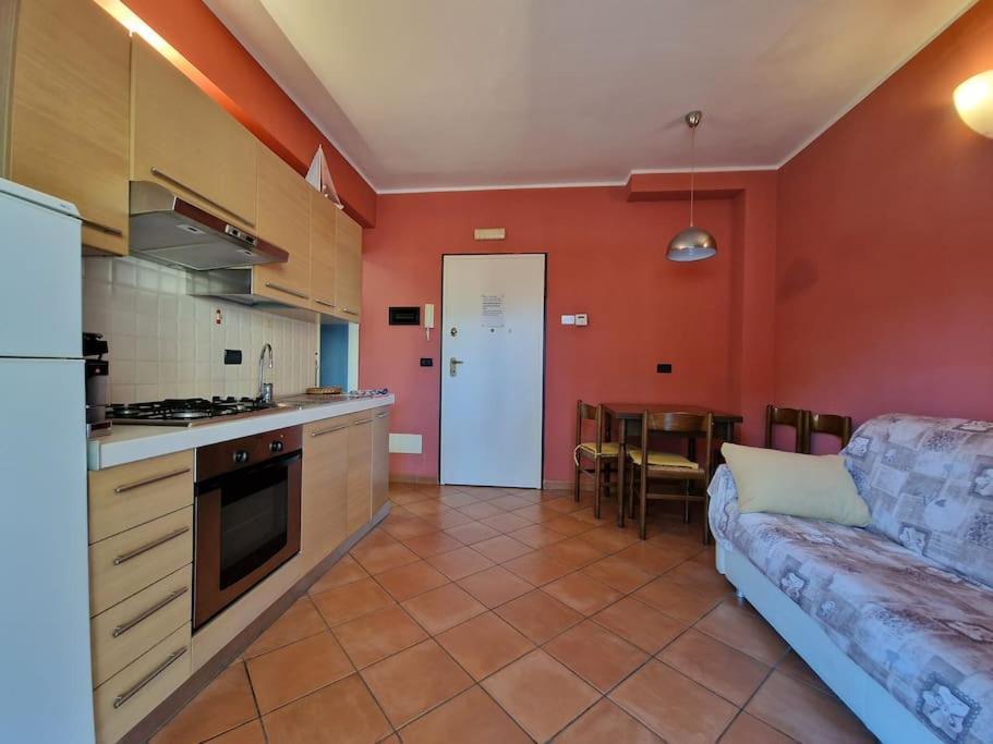 Appartamento [50 metri dal mare] - Free parking e A/C Pietra Ligure Esterno foto