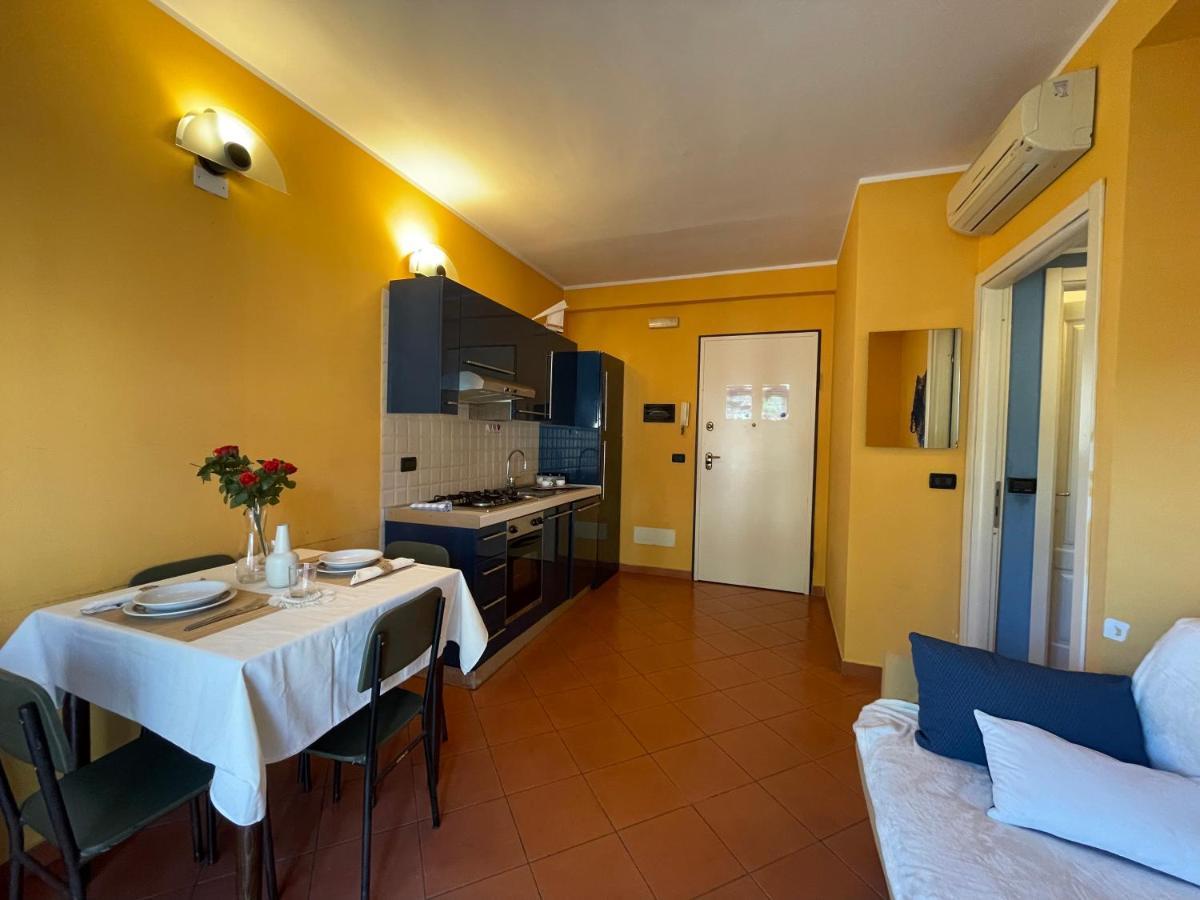 Appartamento [50 metri dal mare] - Free parking e A/C Pietra Ligure Esterno foto