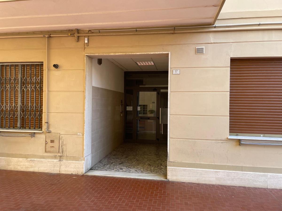 Appartamento [50 metri dal mare] - Free parking e A/C Pietra Ligure Esterno foto