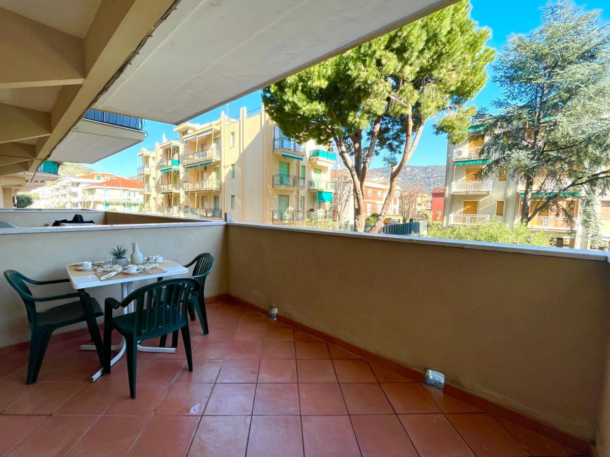 Appartamento [50 metri dal mare] - Free parking e A/C Pietra Ligure Esterno foto