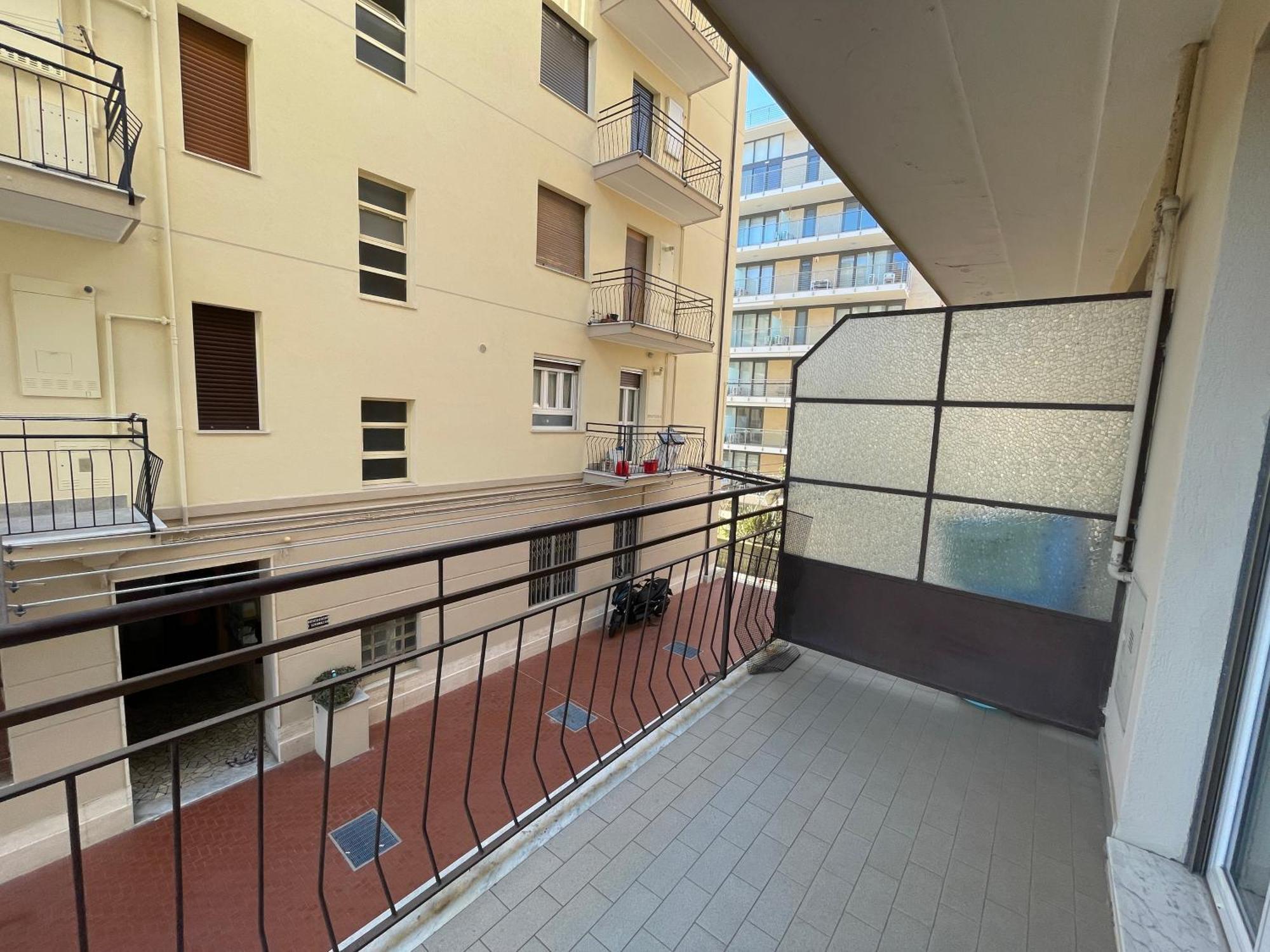 Appartamento [50 metri dal mare] - Free parking e A/C Pietra Ligure Camera foto