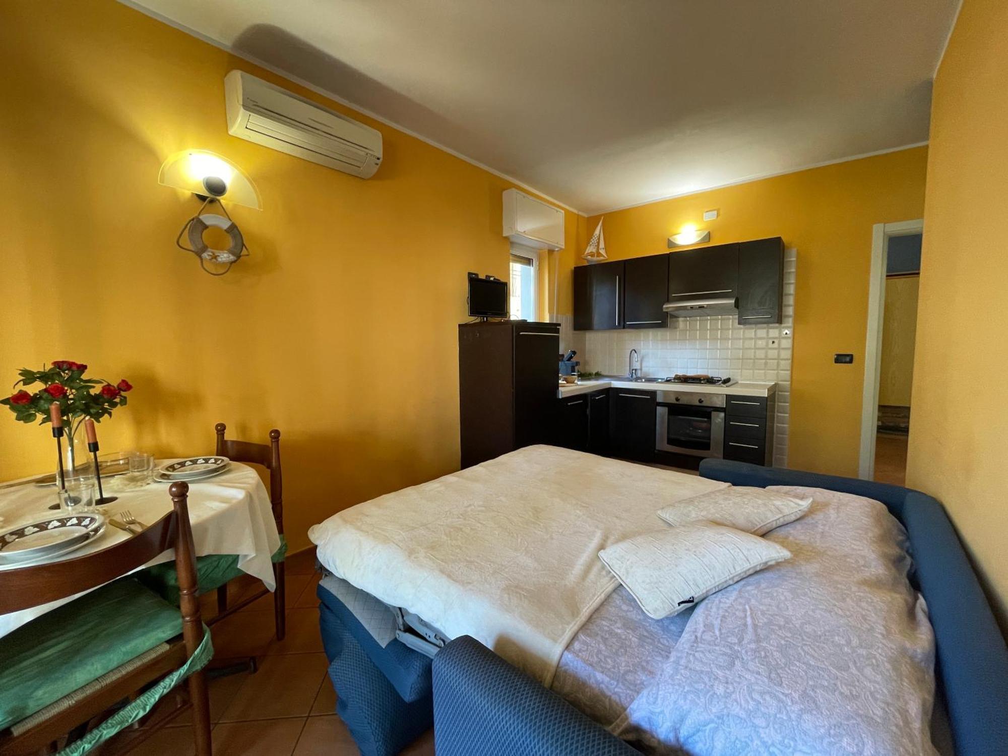Appartamento [50 metri dal mare] - Free parking e A/C Pietra Ligure Esterno foto