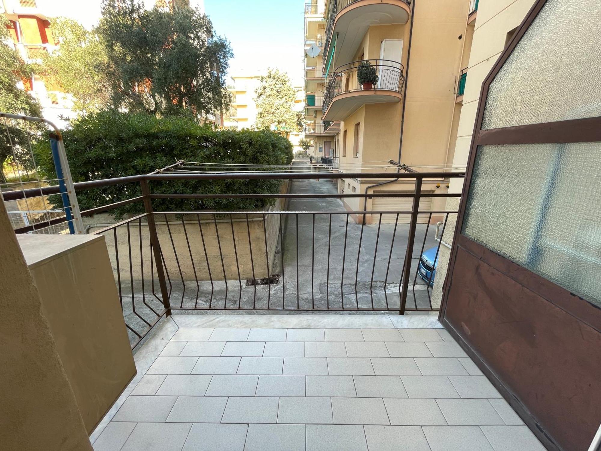 Appartamento [50 metri dal mare] - Free parking e A/C Pietra Ligure Esterno foto